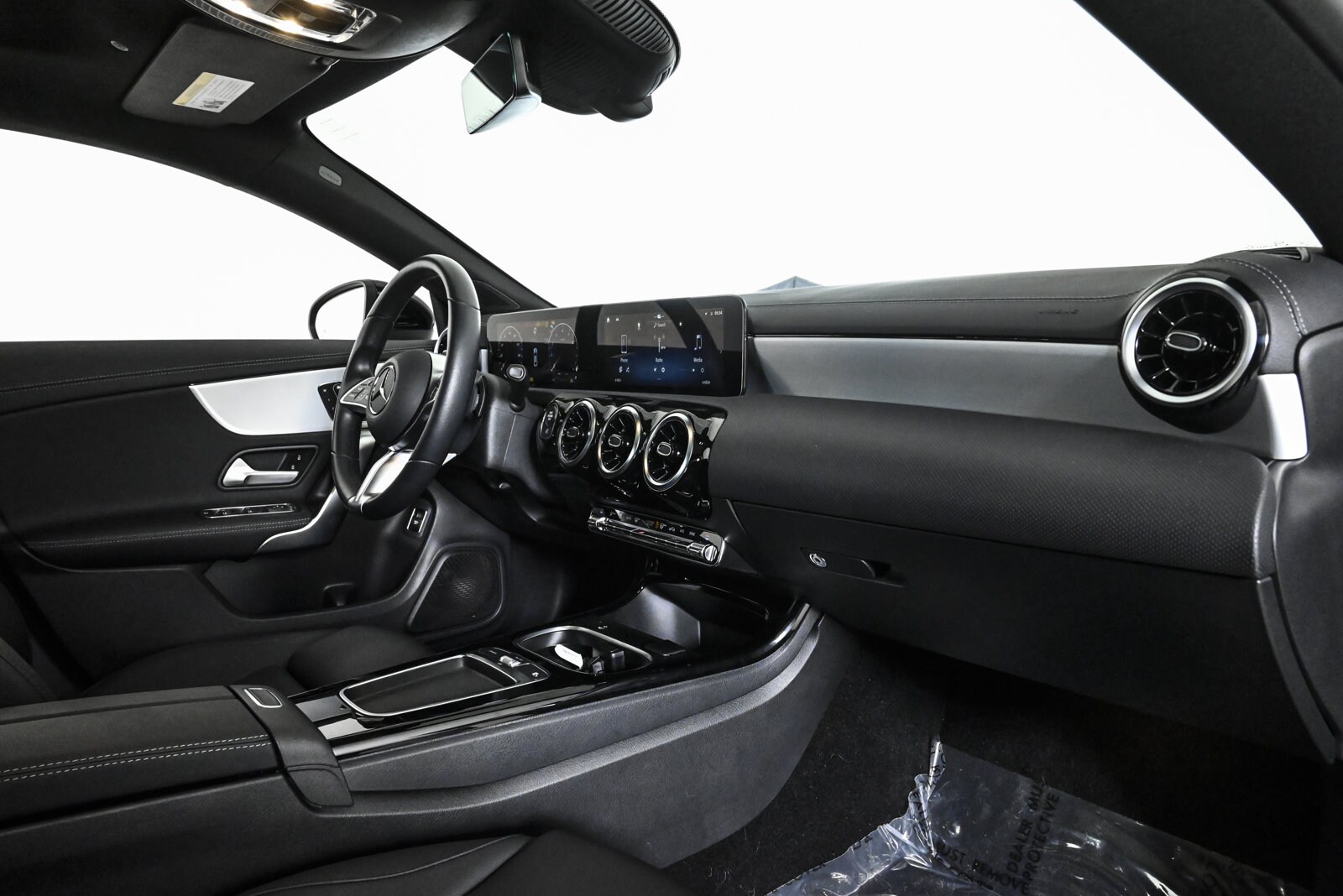 2025 MERCEDES-BENZ CLA-CLASS - Image 24