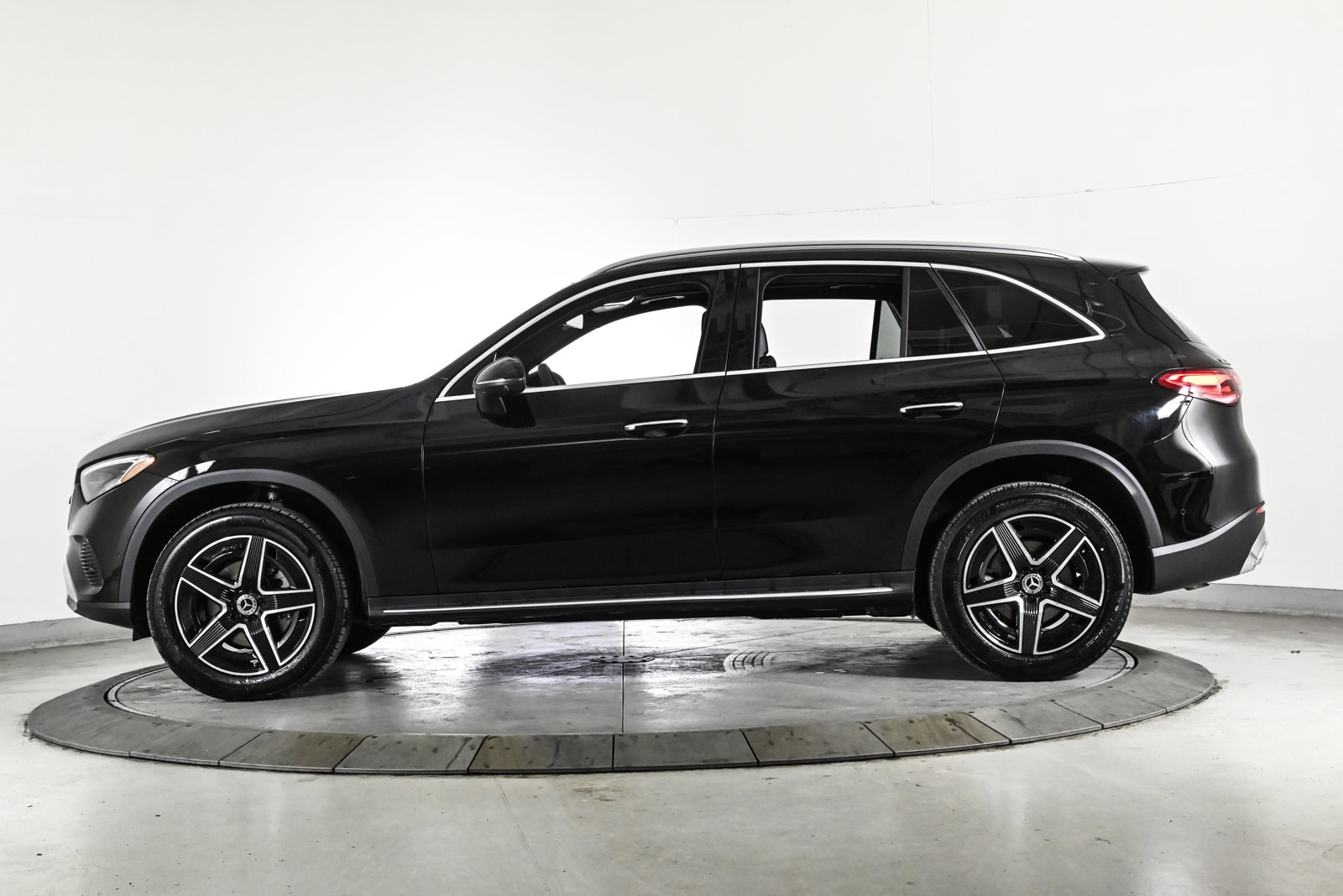 2026 MERCEDES-BENZ GLC-CLASS - Image 9