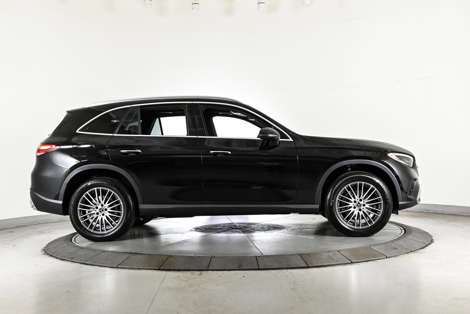 2026 MERCEDES-BENZ GLC-CLASS - Image 4