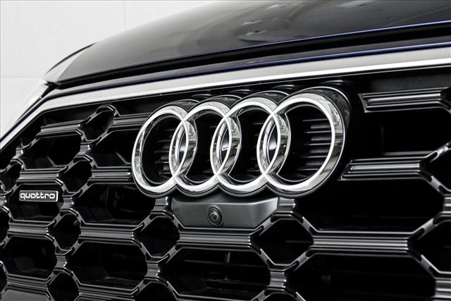 2025 Audi Q5 45 S line Premium Plus photo 3