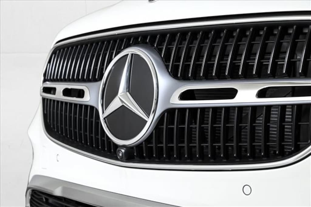 New 2025 Mercedes-Benz GLC 350e 4MATIC SUV