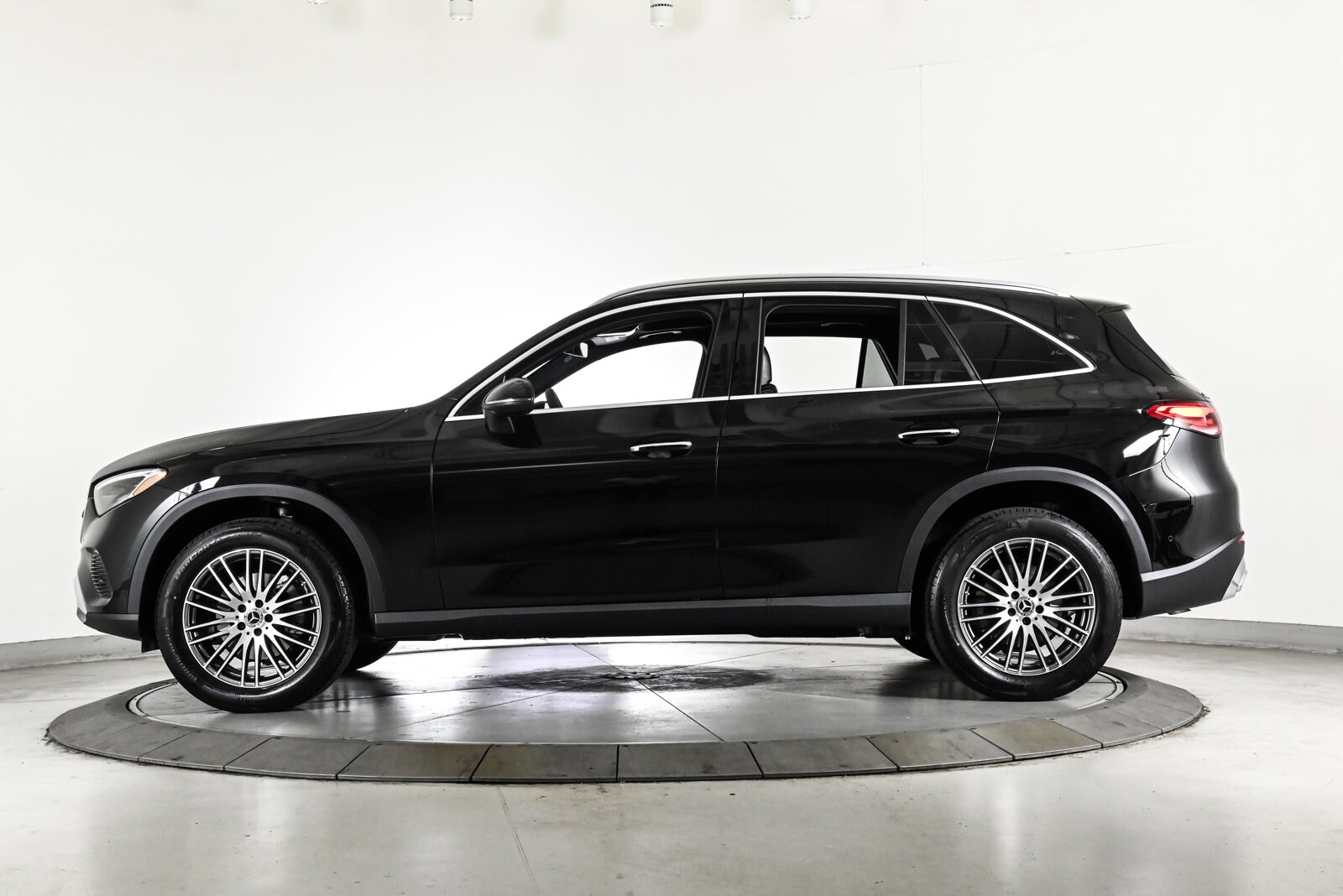 2026 MERCEDES-BENZ GLC-CLASS - Image 9