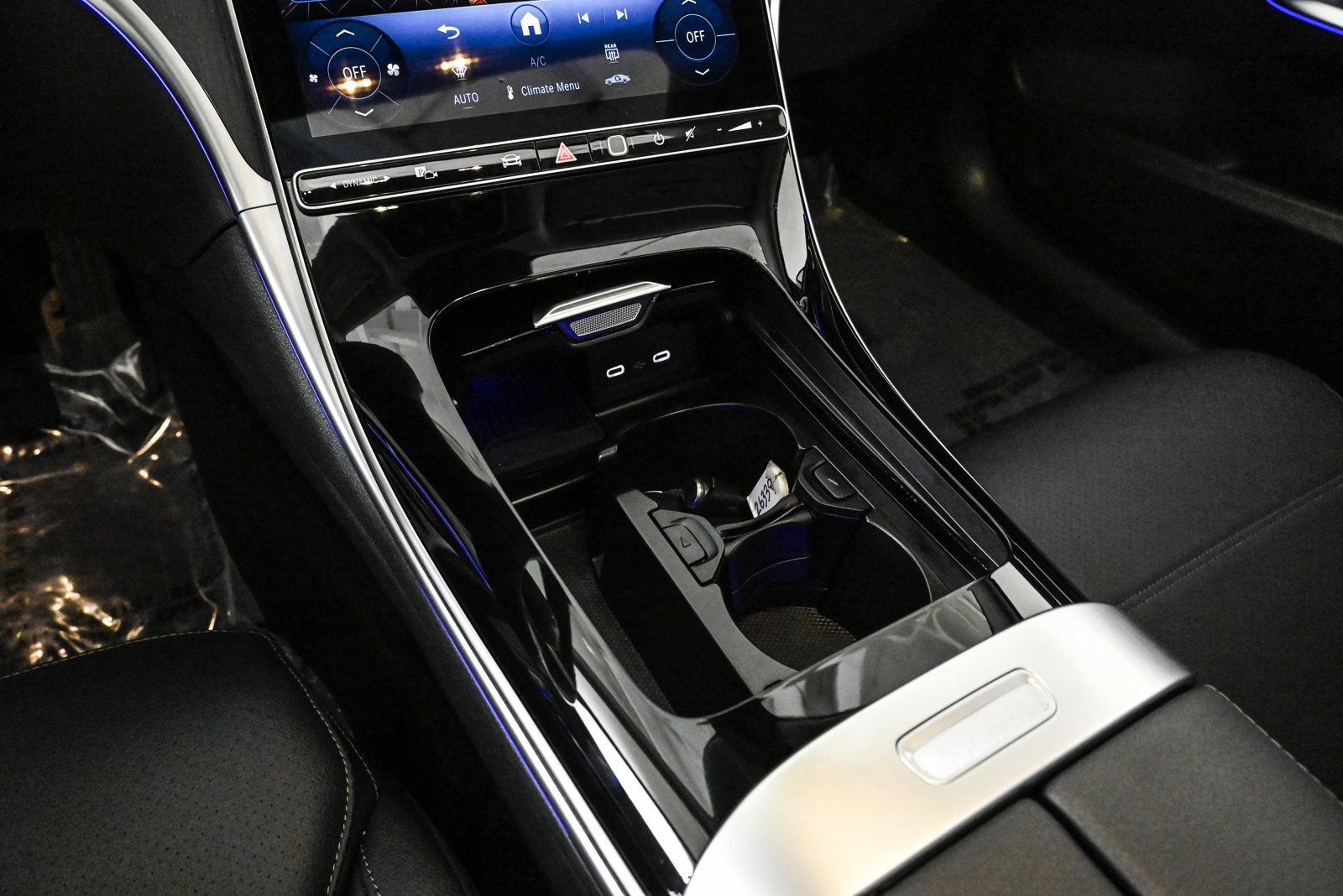 2025 MERCEDES-BENZ C-CLASS - Image 13