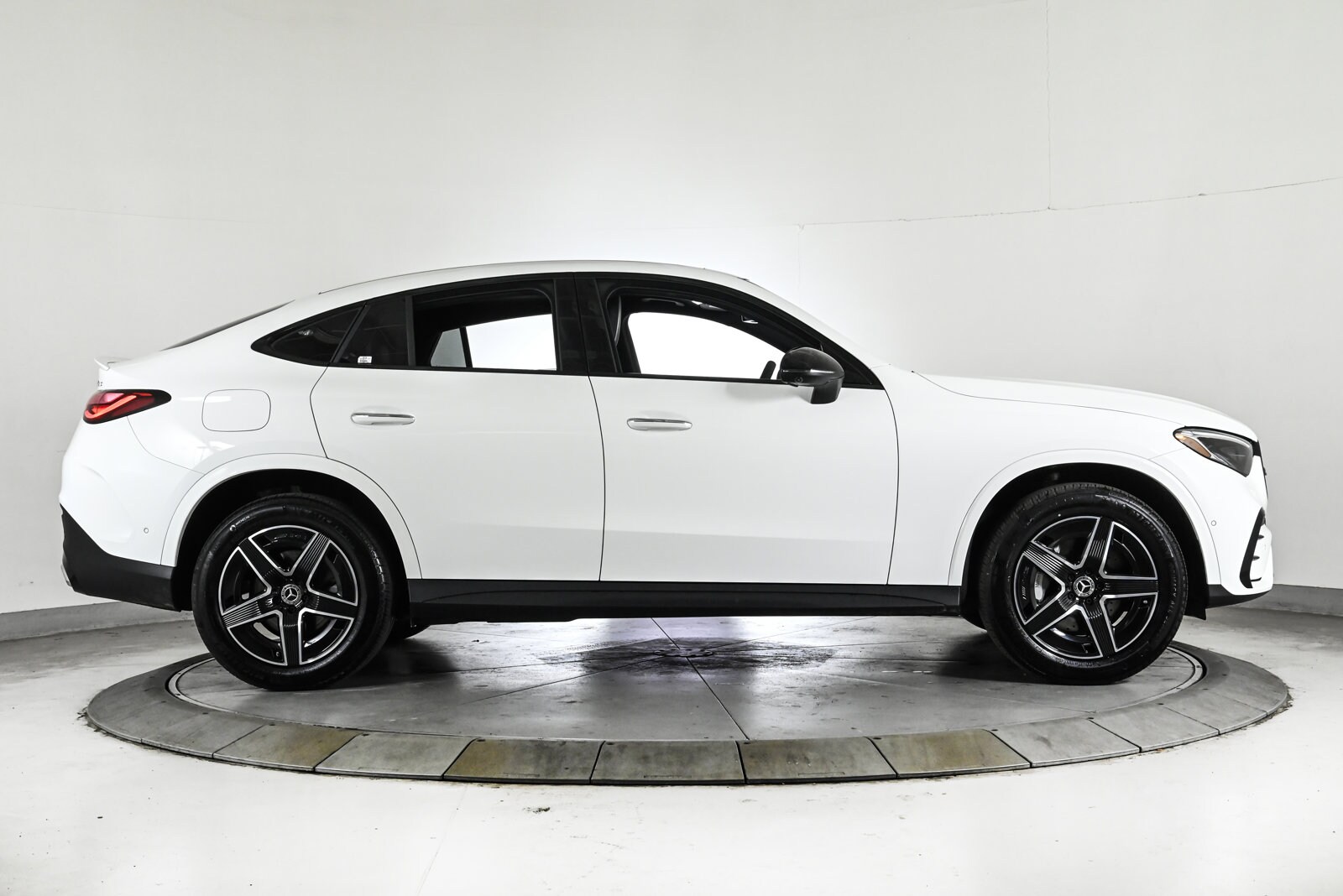 2025 MERCEDES-BENZ GLC-CLASS - Image 4