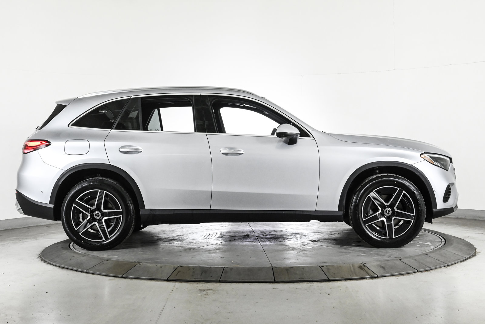 2026 MERCEDES-BENZ GLC-CLASS - Image 4