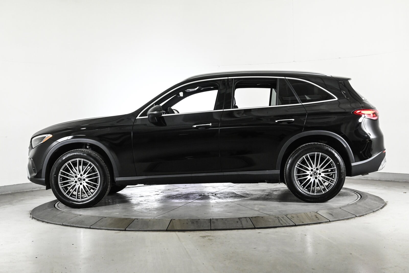 2026 MERCEDES-BENZ GLC-CLASS - Image 9