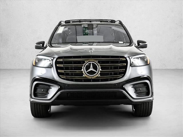 2026 Mercedes Benz GLS 580 4MATIC photo 2