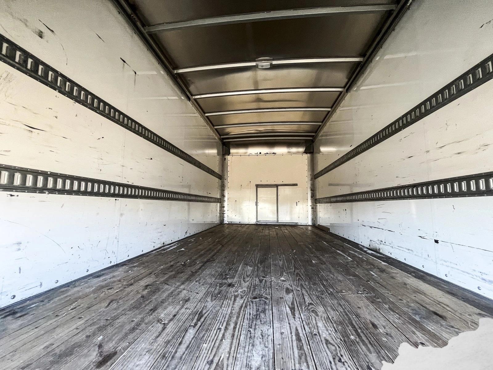 2022 GMC SAVANA - Image 7