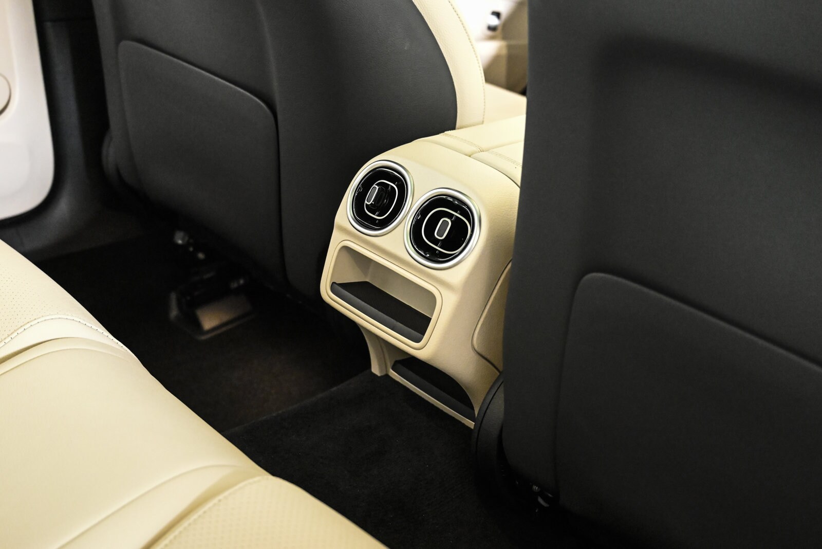 2025 MERCEDES-BENZ C-CLASS - Image 19