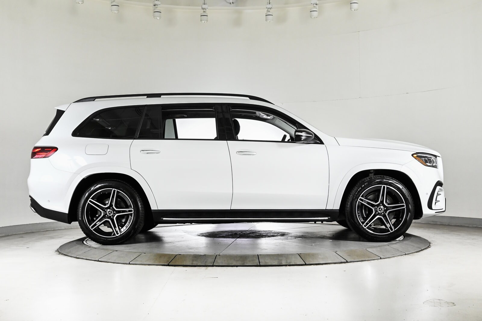 2026 MERCEDES-BENZ GLS-CLASS - Image 4