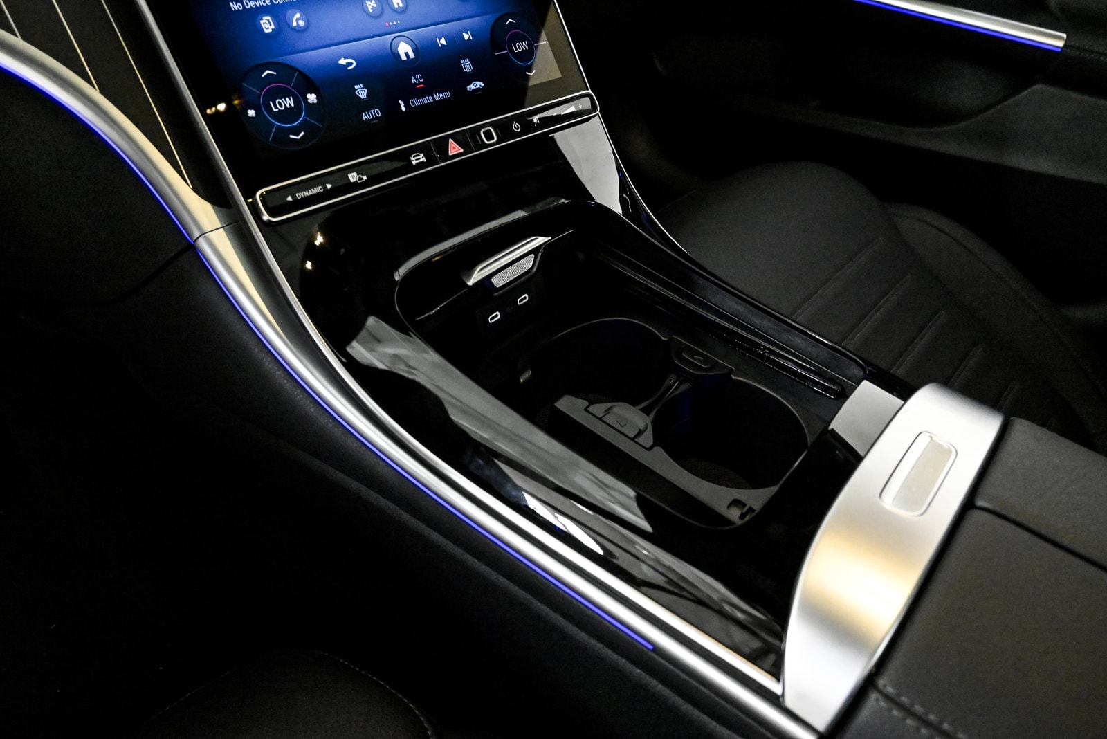 2025 MERCEDES-BENZ C-CLASS - Image 10