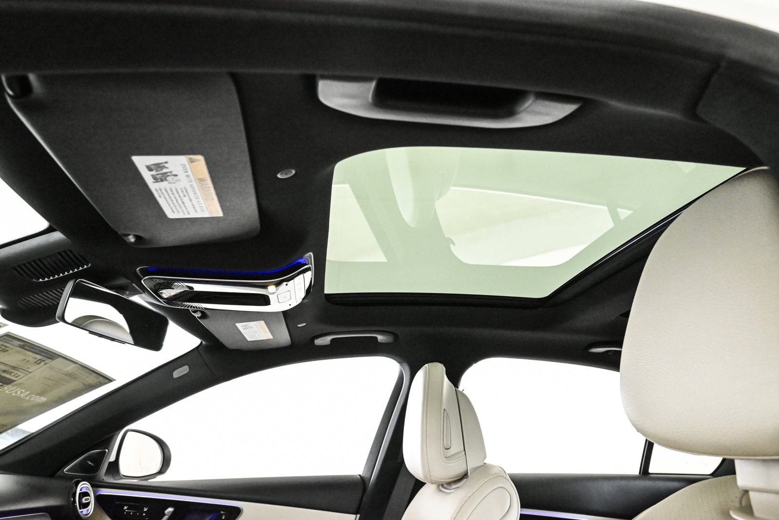 2025 MERCEDES-BENZ C-CLASS - Image 17