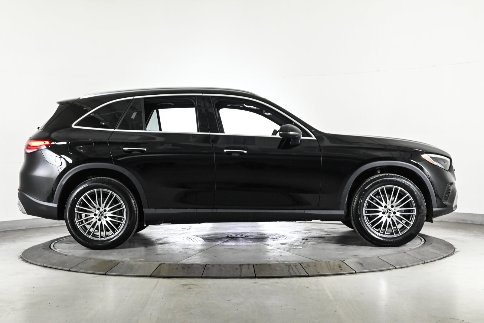 2026 MERCEDES-BENZ GLC-CLASS - Image 4
