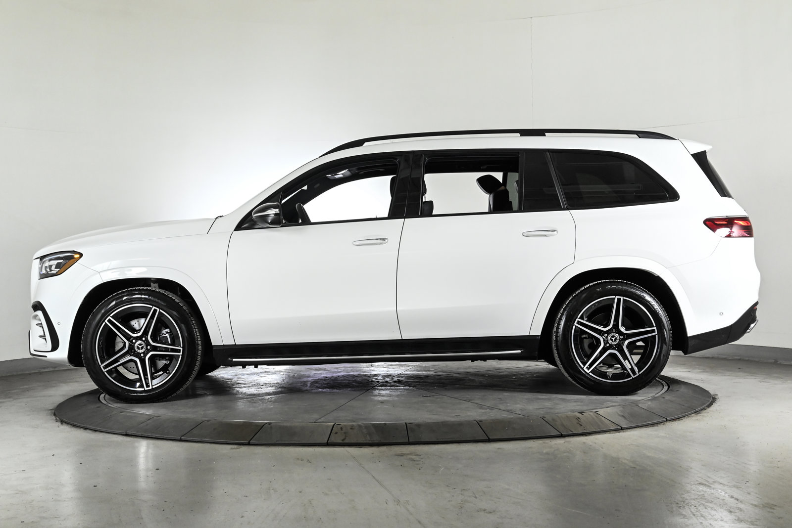 2025 MERCEDES-BENZ GLS-CLASS - Image 9