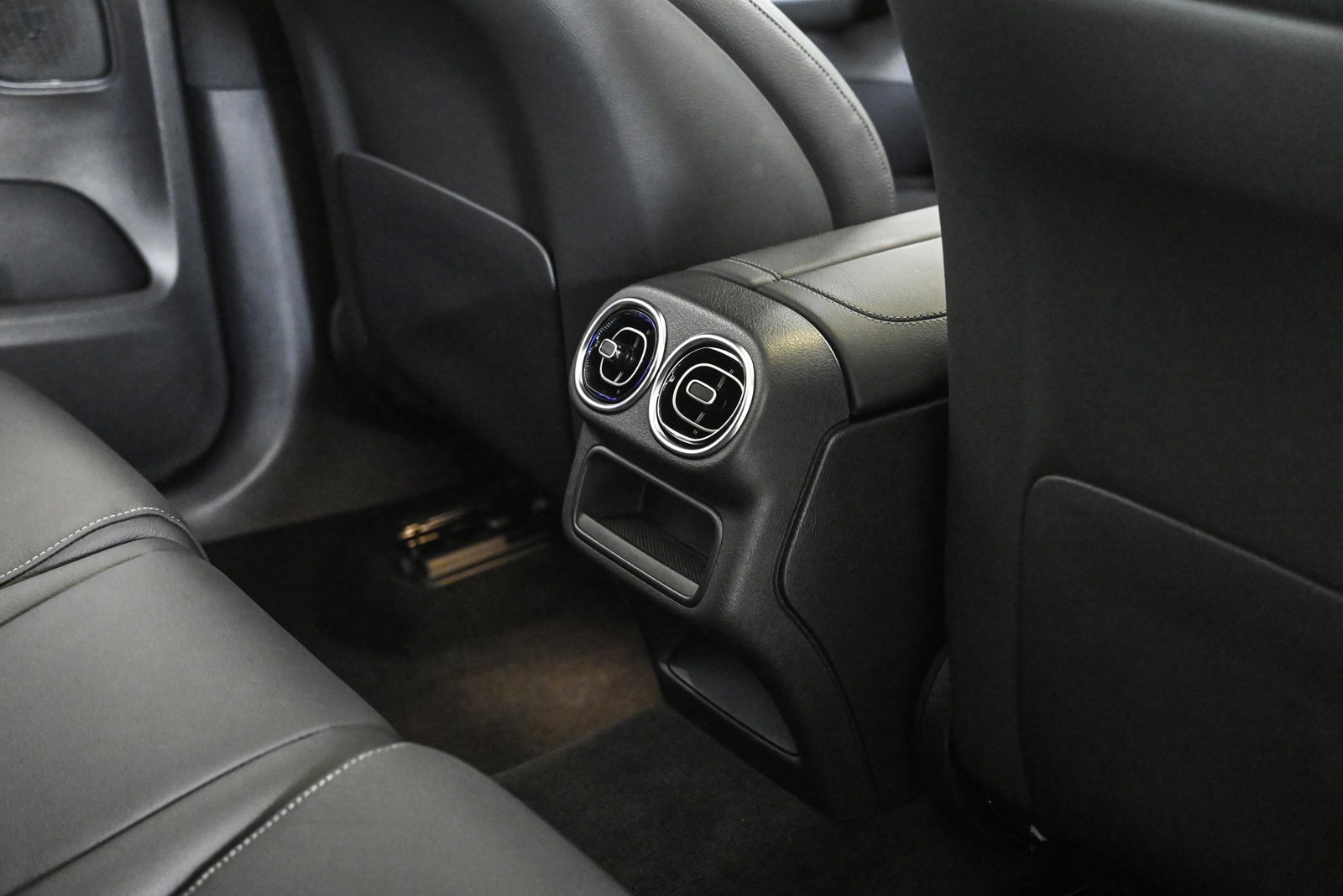 2025 MERCEDES-BENZ GLC-CLASS - Image 19