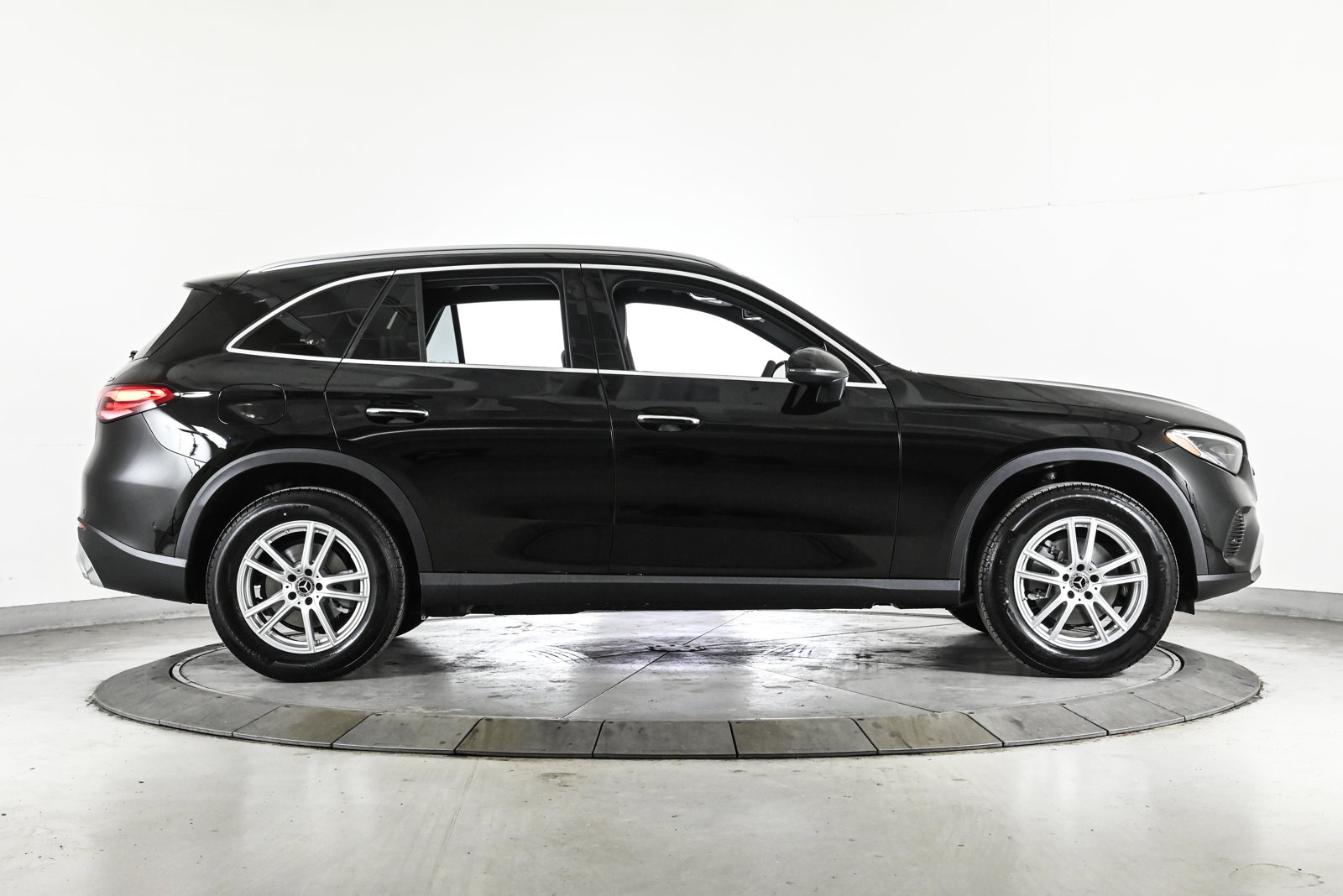 2026 MERCEDES-BENZ GLC-CLASS - Image 4