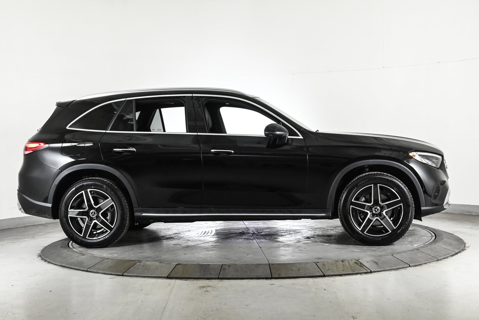 2026 MERCEDES-BENZ GLC-CLASS - Image 4