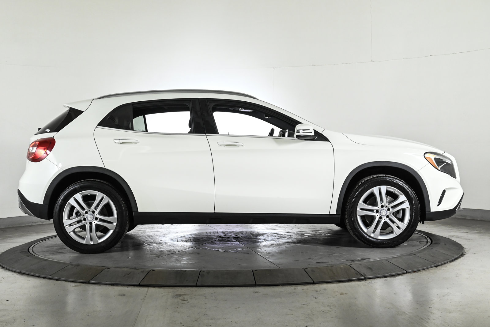 2016 MERCEDES-BENZ GLA-CLASS - Image 4