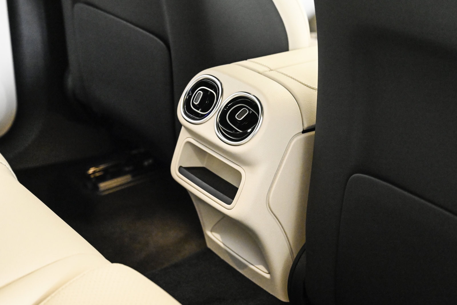 2026 MERCEDES-BENZ GLC-CLASS - Image 19