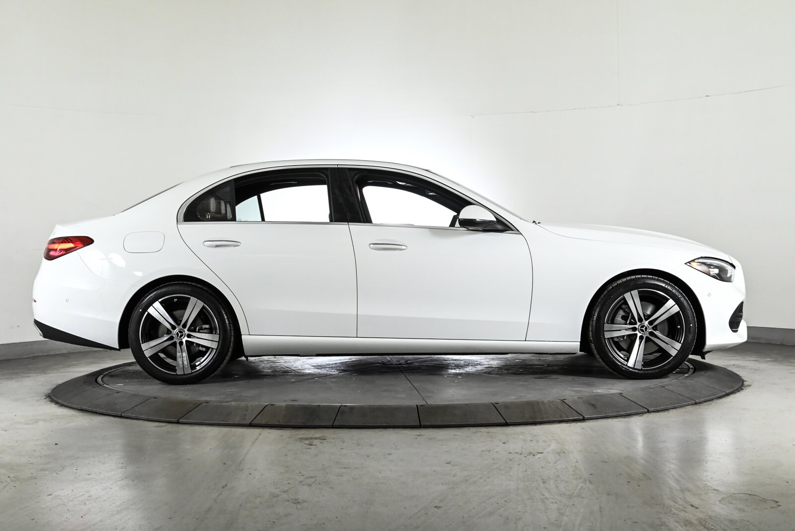 2026 MERCEDES-BENZ C-CLASS - Image 4