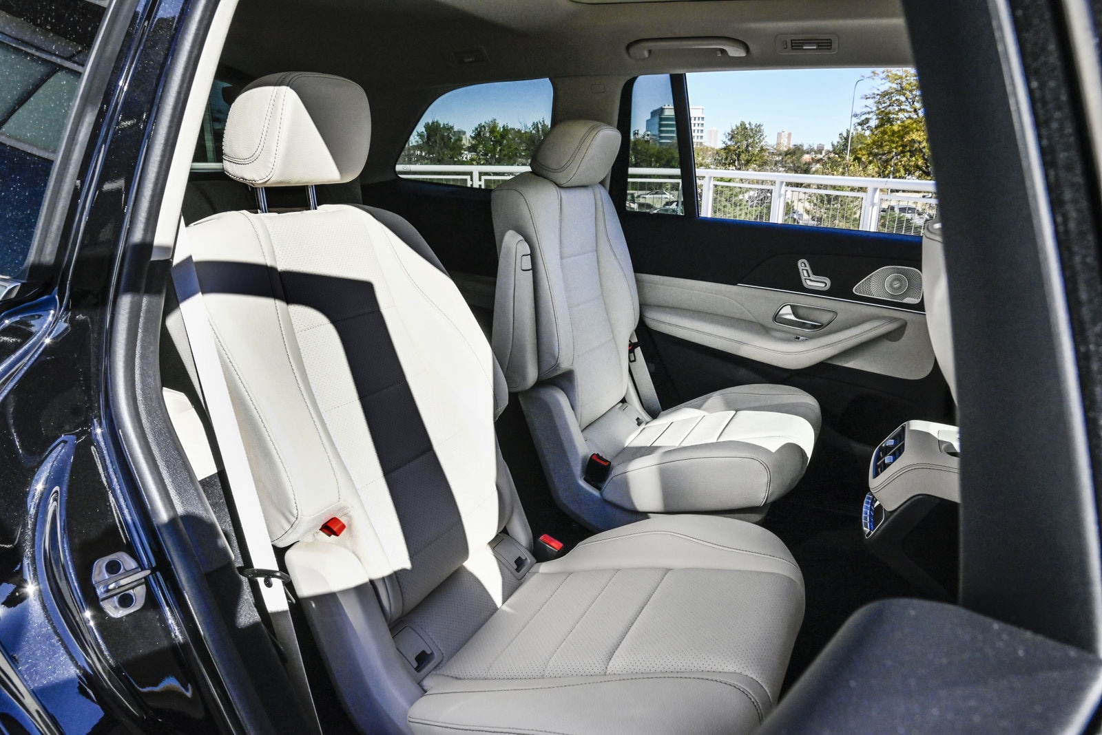 2025 MERCEDES-BENZ GLS-CLASS - Image 16