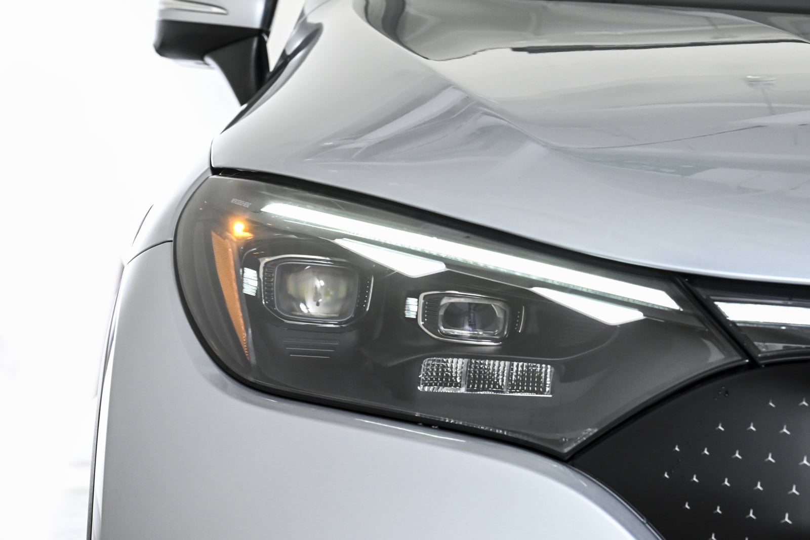 2025 MERCEDES-BENZ EQE-CLASS SUV - Image 4