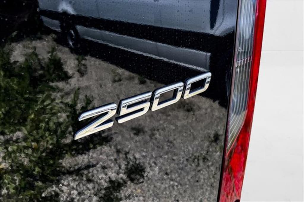 New 2025 Mercedes-Benz Sprinter Cargo Van 2500 Standard Roof I4 Diesel 144" RWD Van Cargo Van