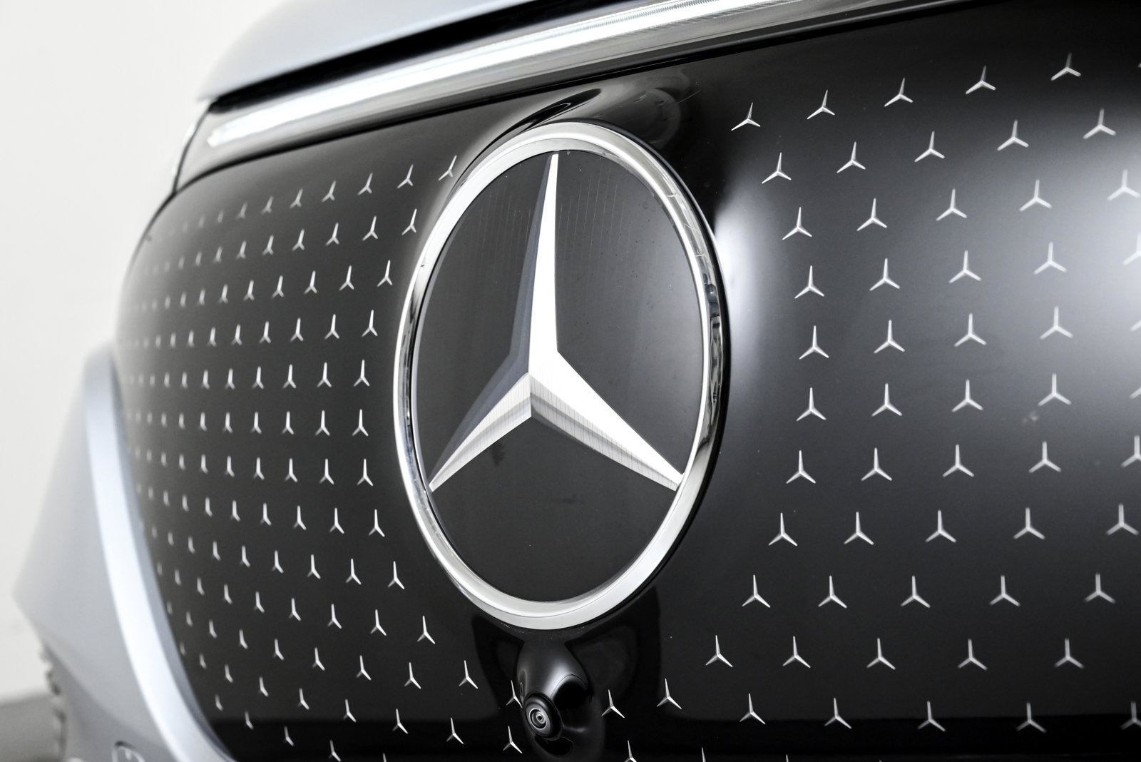 2025 MERCEDES-BENZ EQE-CLASS SUV - Image 3