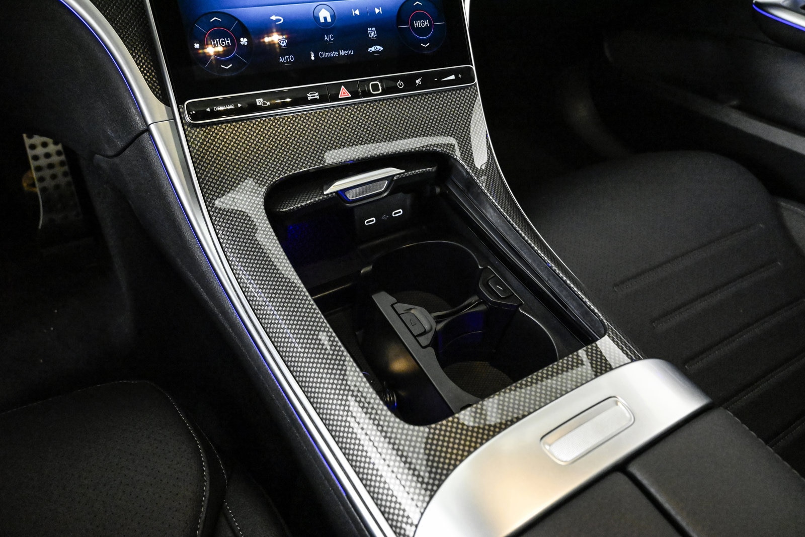 2025 MERCEDES-BENZ C-CLASS - Image 13