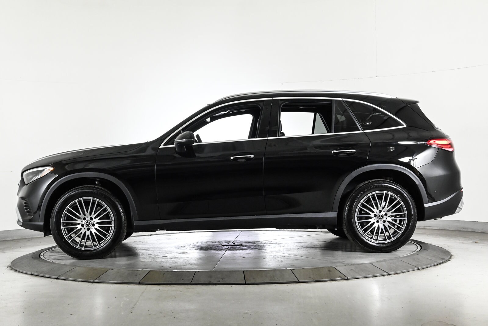 2026 MERCEDES-BENZ GLC-CLASS - Image 9