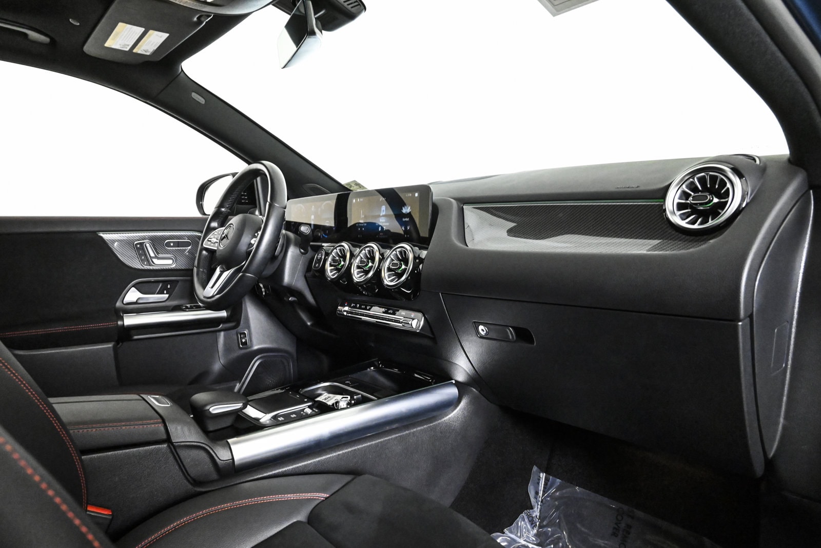 2023 MERCEDES-BENZ GLA-CLASS - Image 24