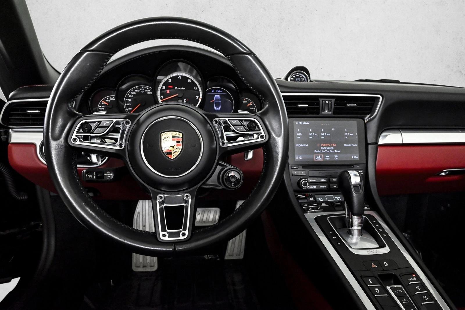 2018 PORSCHE 911 - Image 13