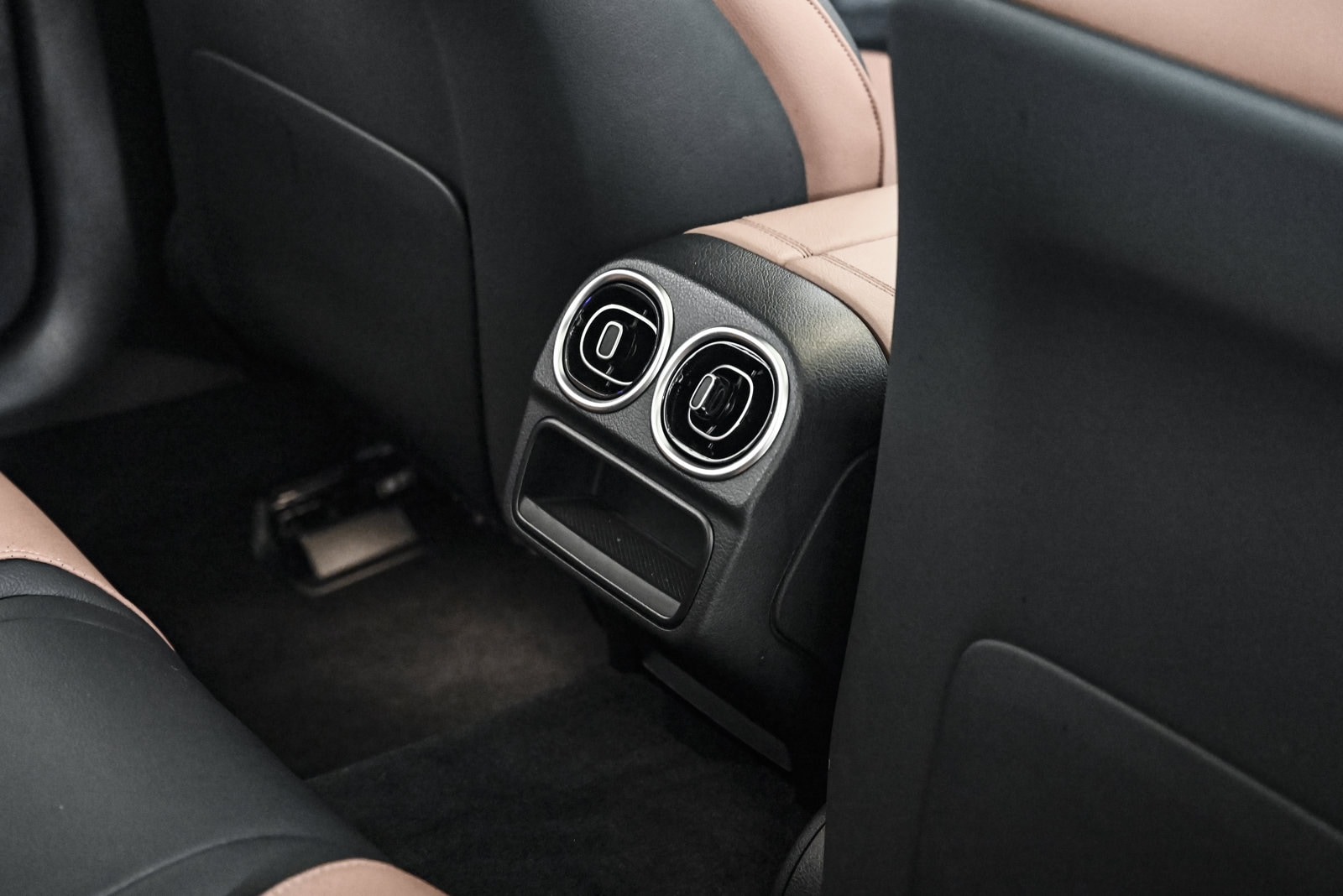 2025 MERCEDES-BENZ C-CLASS - Image 19