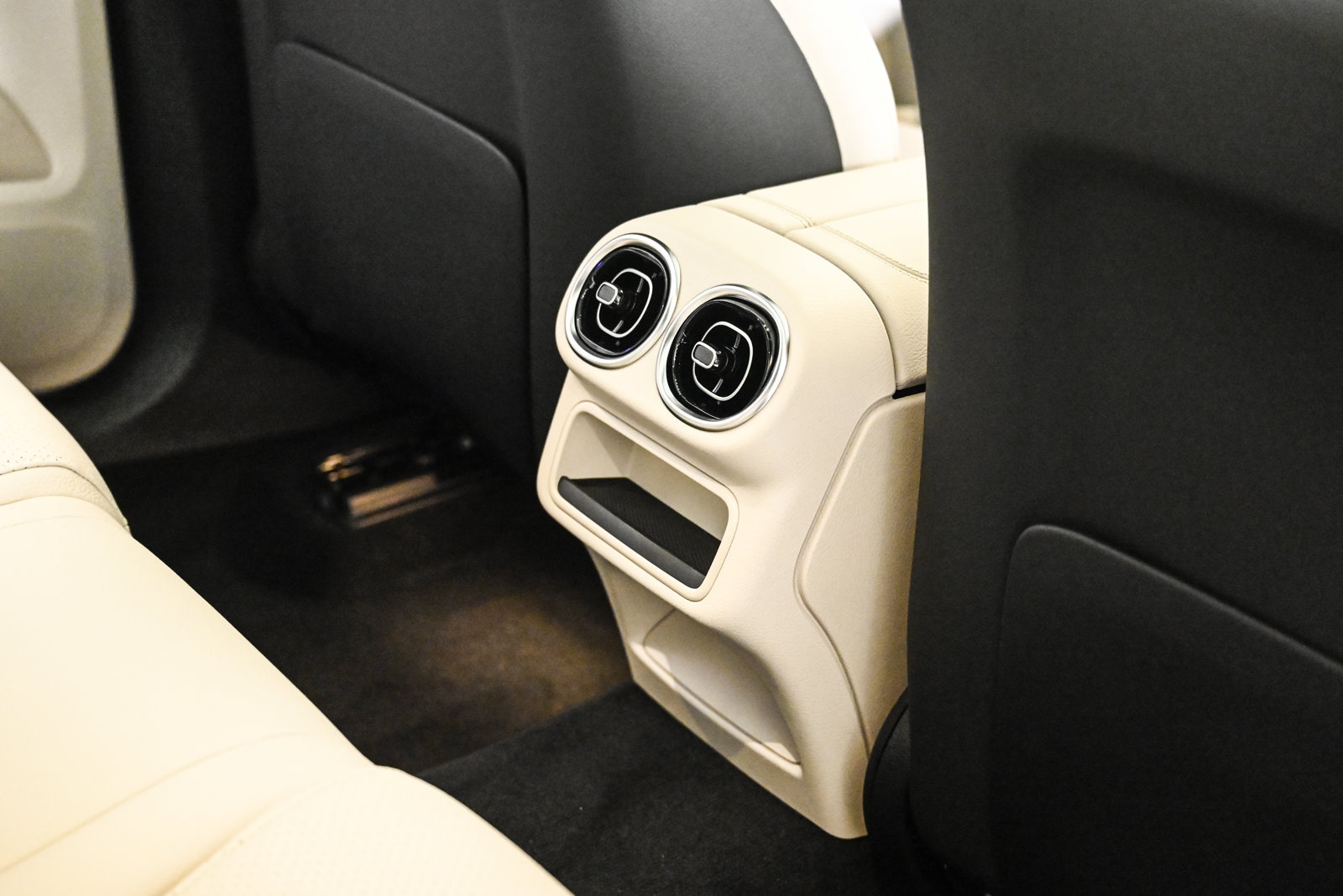 2026 MERCEDES-BENZ GLC-CLASS - Image 18