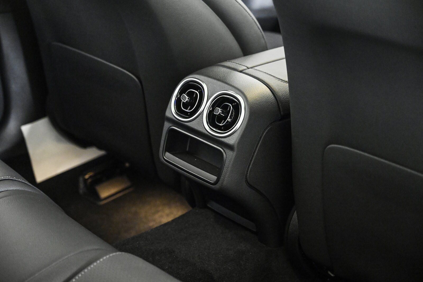 2025 MERCEDES-BENZ C-CLASS - Image 19