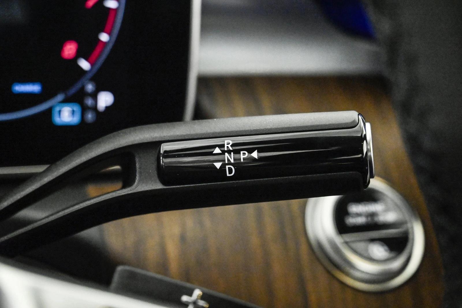 2025 MERCEDES-BENZ C-CLASS - Image 12