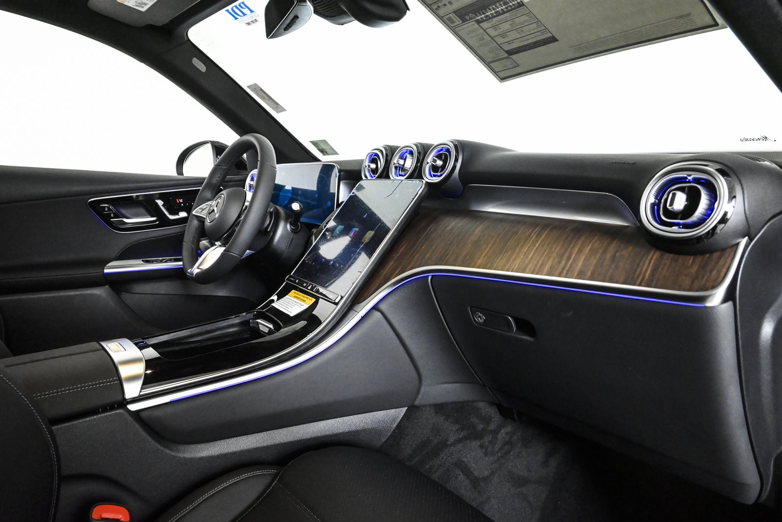 2026 MERCEDES-BENZ GLC-CLASS - Image 24