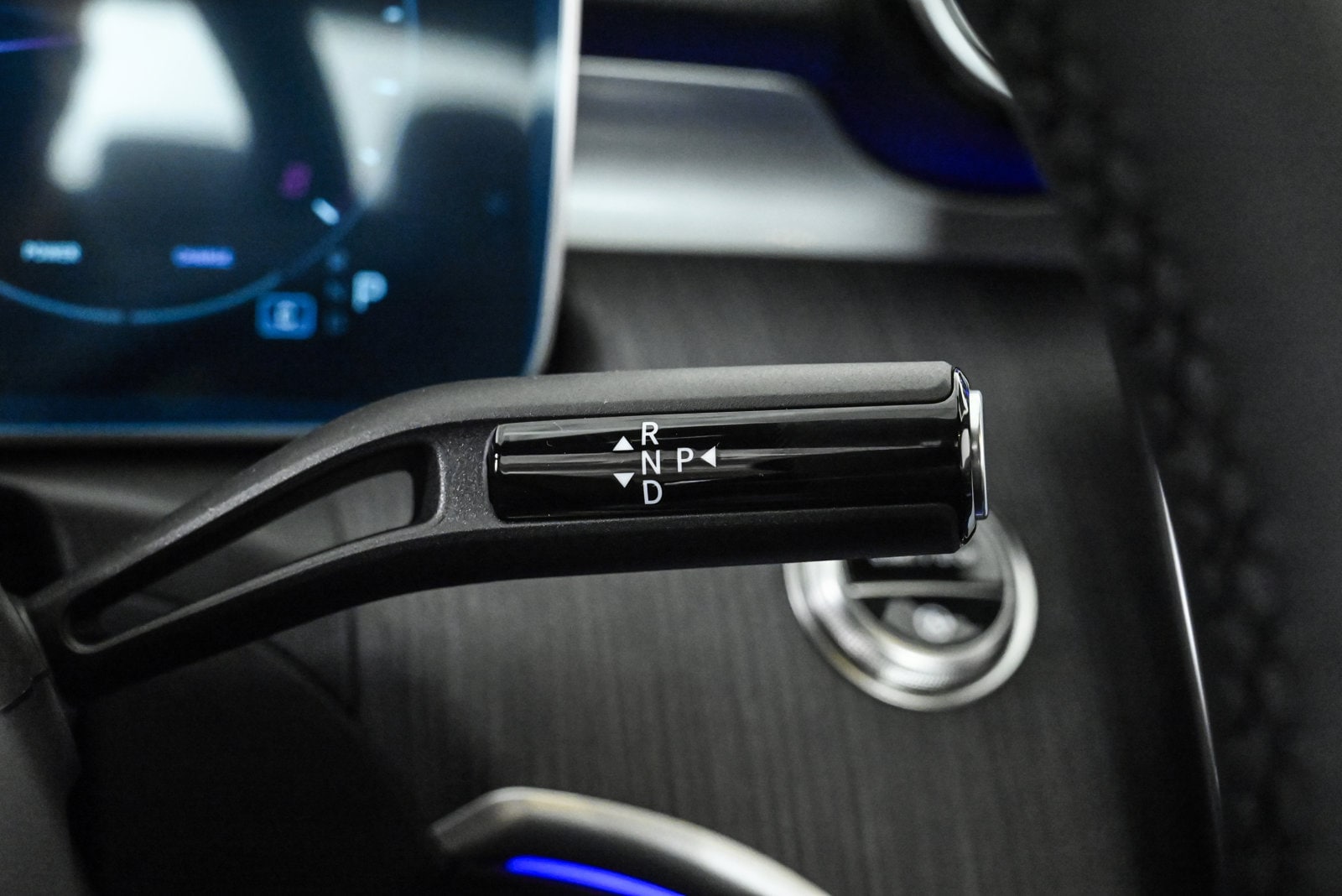 2025 MERCEDES-BENZ C-CLASS - Image 12