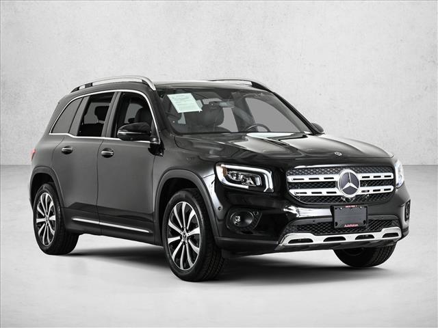 2023 Mercedes Benz GLB 250 4MATIC photo 2