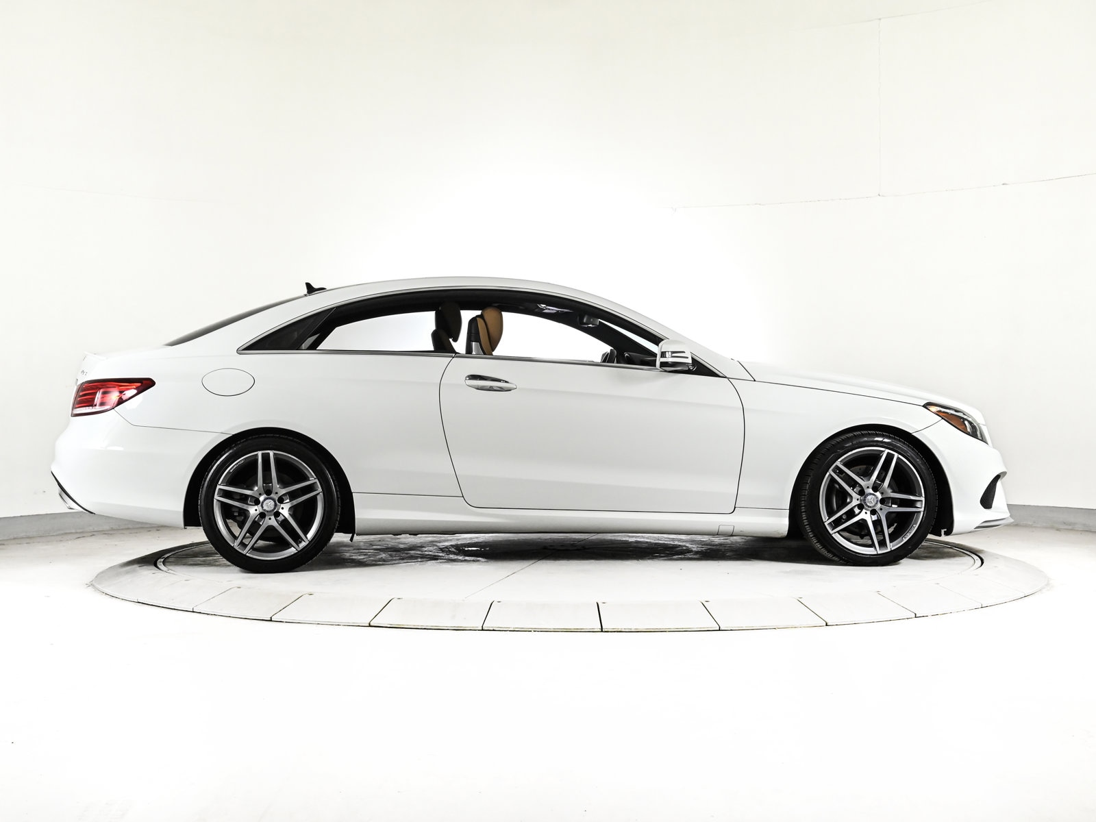 2017 MERCEDES-BENZ E-CLASS - Image 4