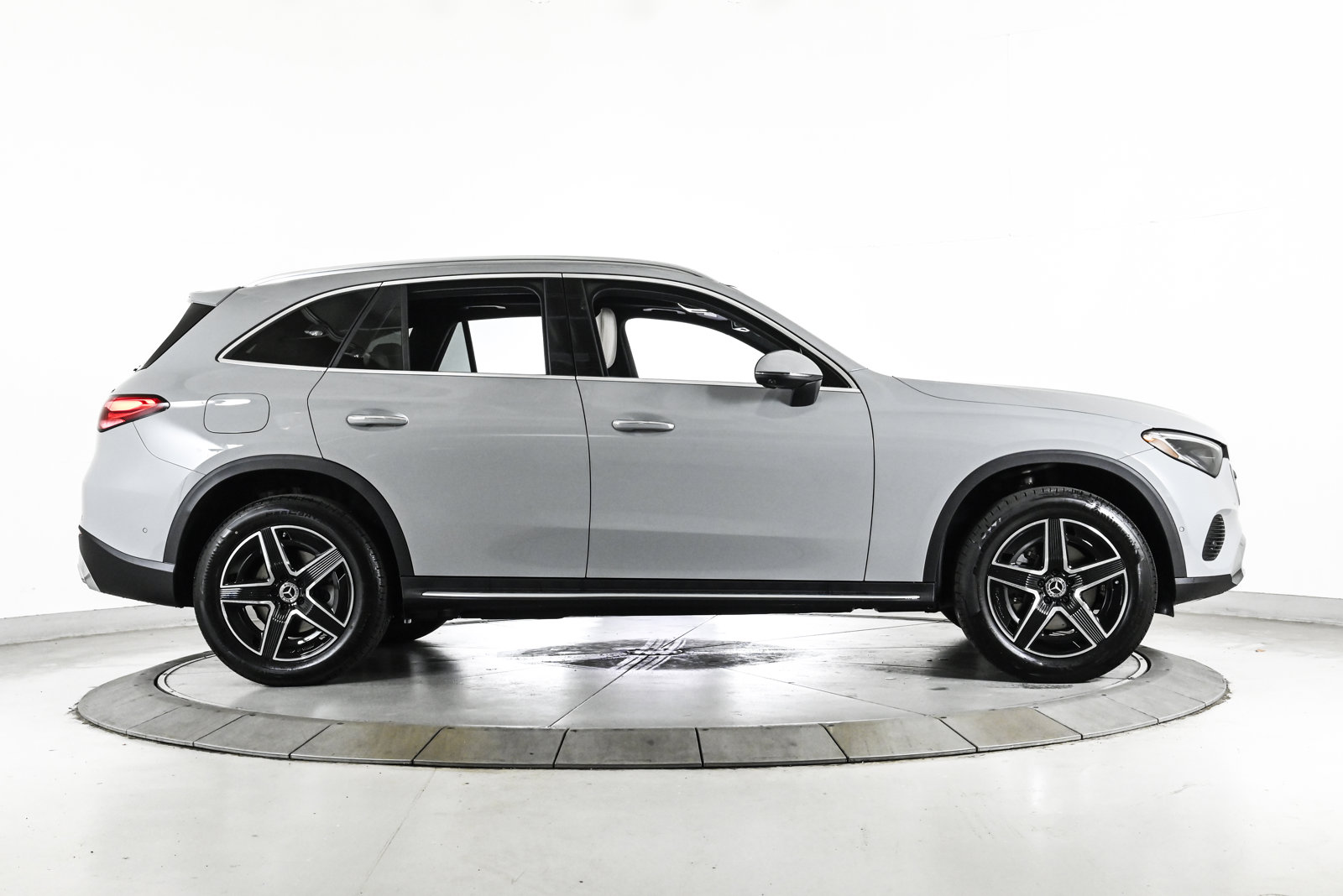 2026 MERCEDES-BENZ GLC-CLASS - Image 4