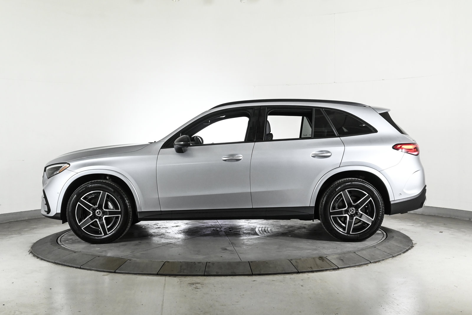 2025 MERCEDES-BENZ GLC-CLASS - Image 9