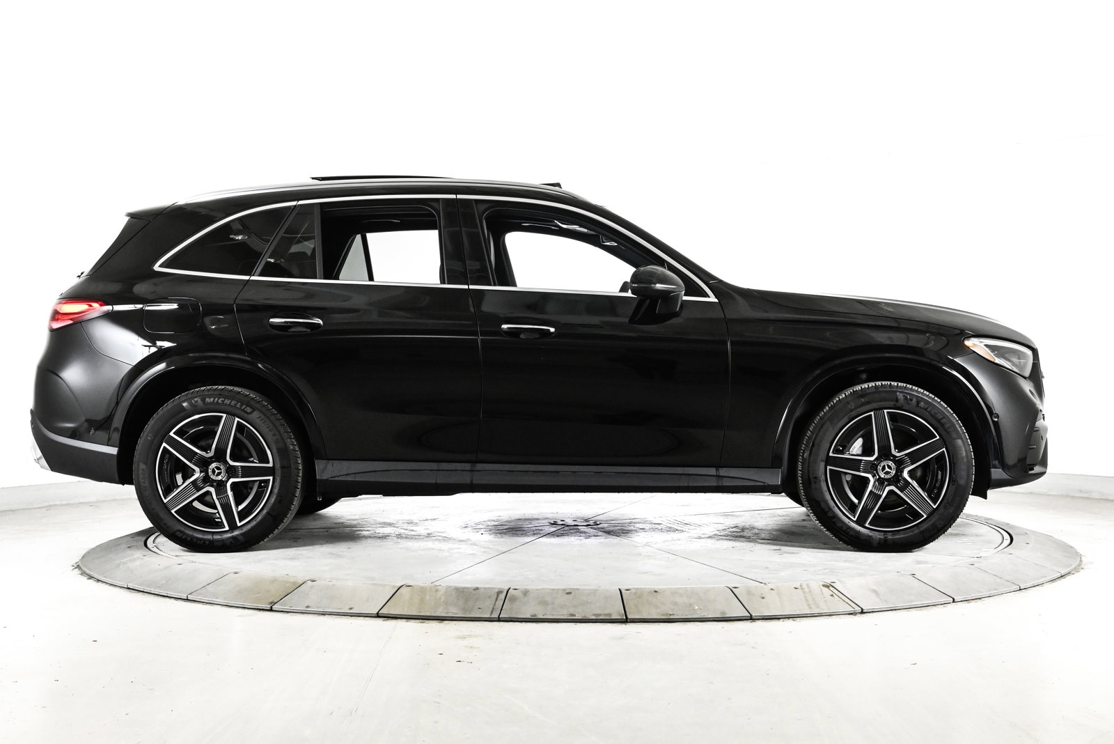 2025 MERCEDES-BENZ GLC-CLASS - Image 4
