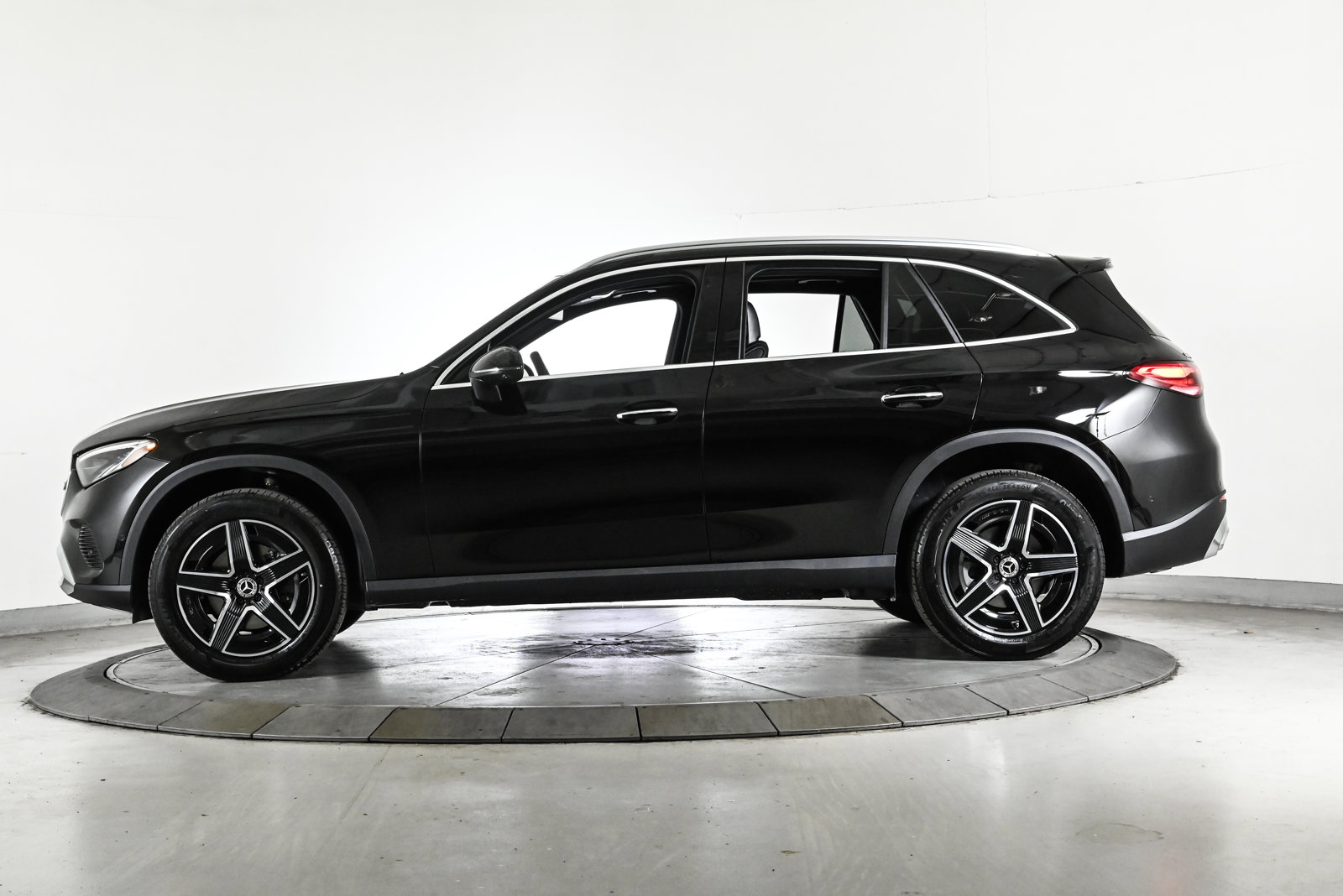 2026 MERCEDES-BENZ GLC-CLASS - Image 9