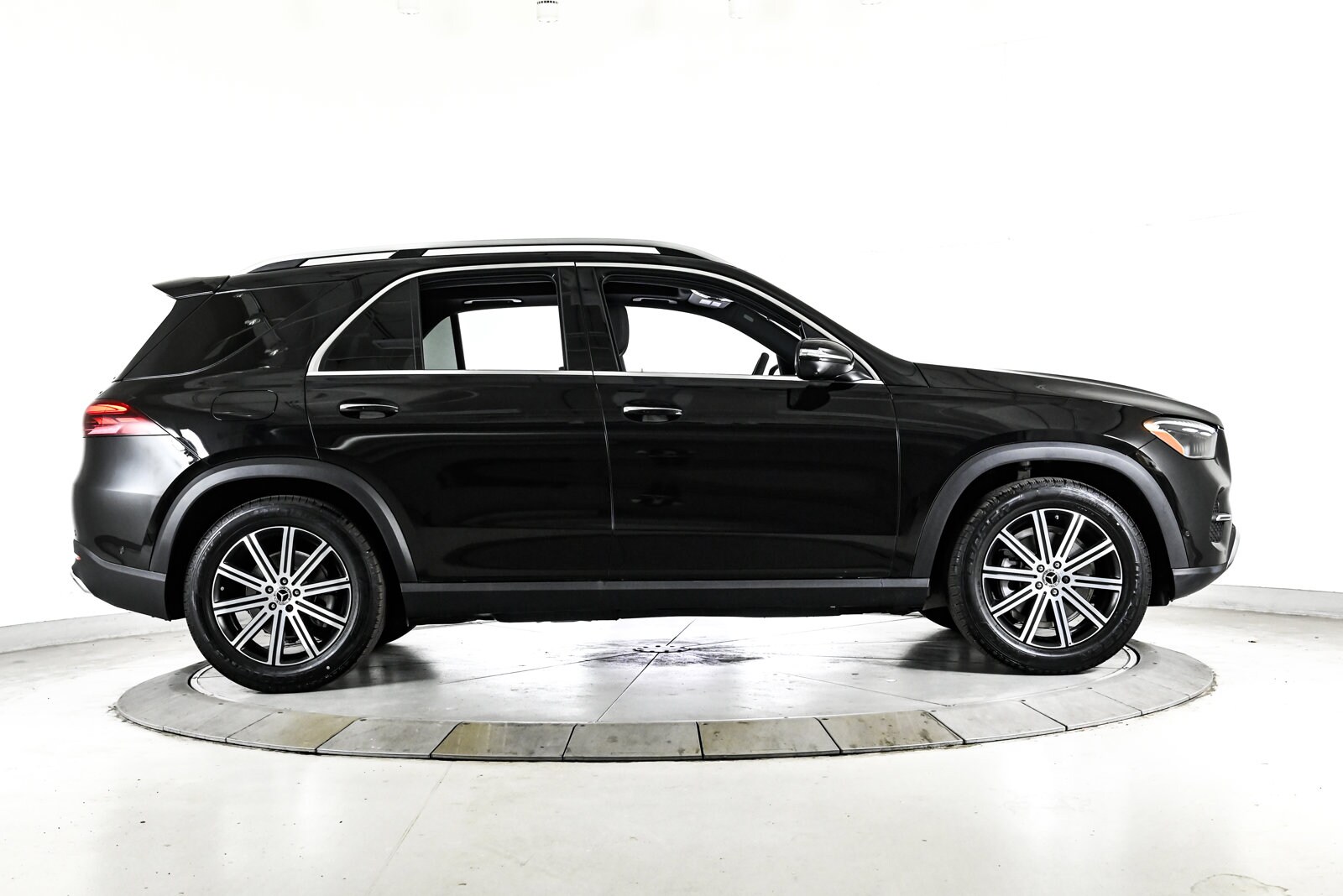 2026 MERCEDES-BENZ GLE-CLASS - Image 4