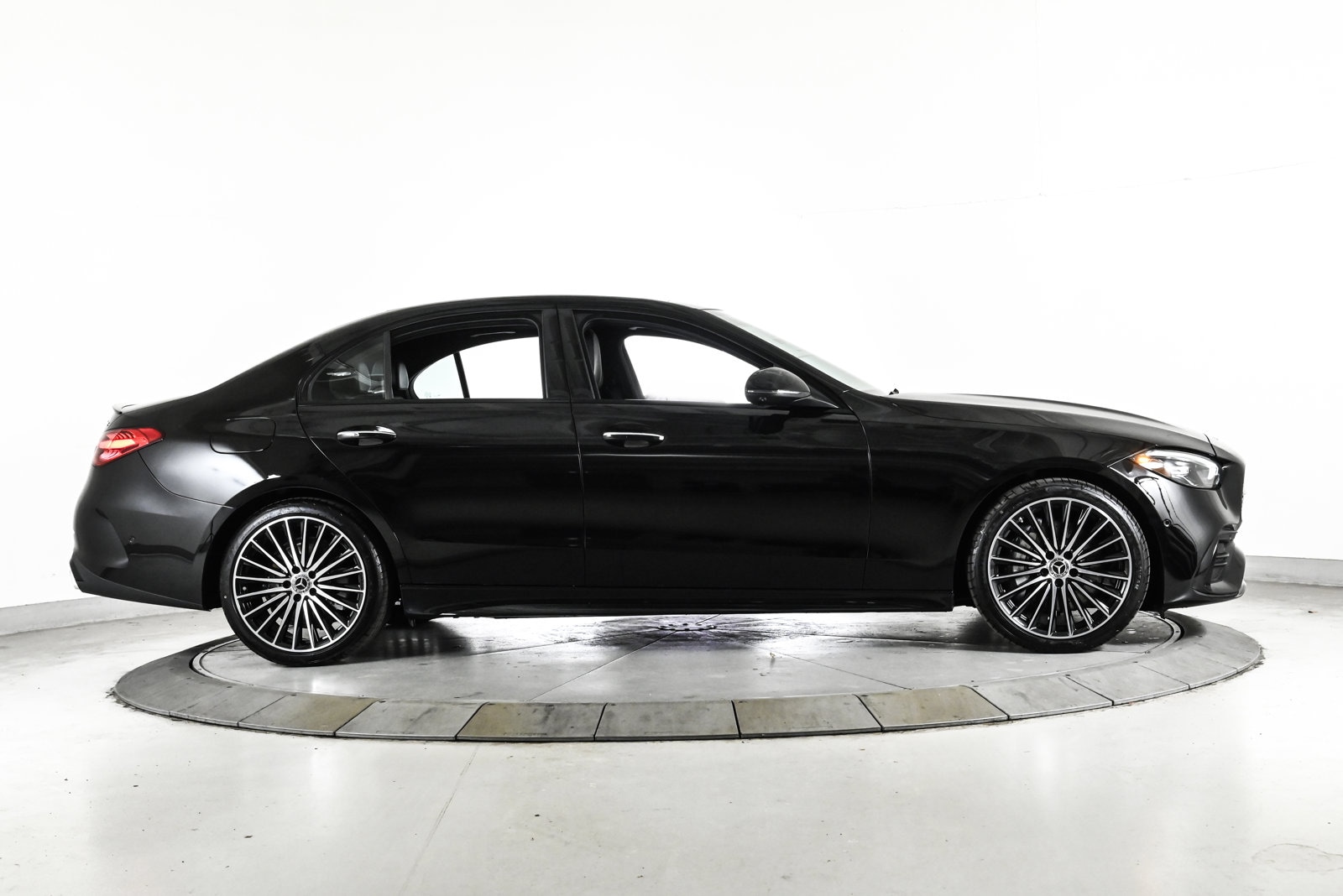 2025 MERCEDES-BENZ C-CLASS - Image 4