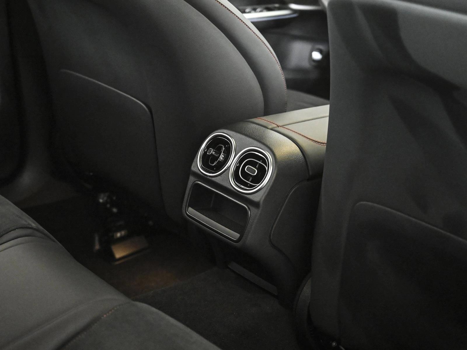 2025 MERCEDES-BENZ C-CLASS - Image 19