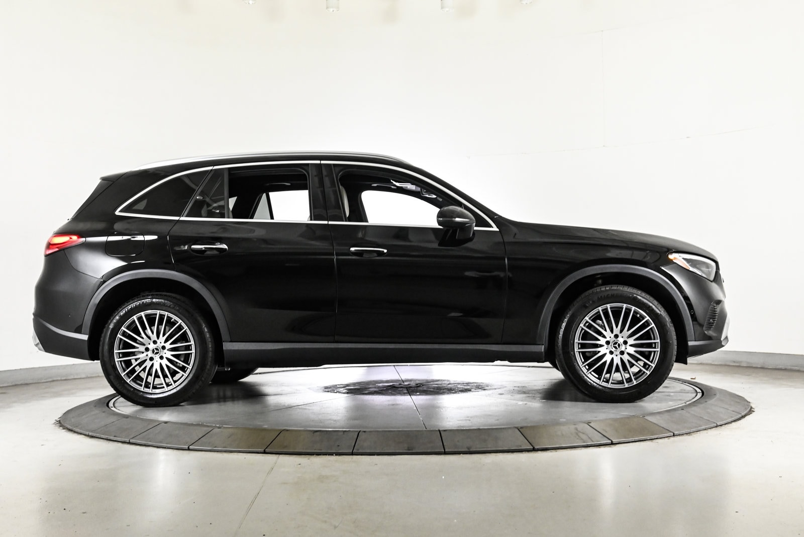 2024 MERCEDES-BENZ GLC-CLASS - Image 4