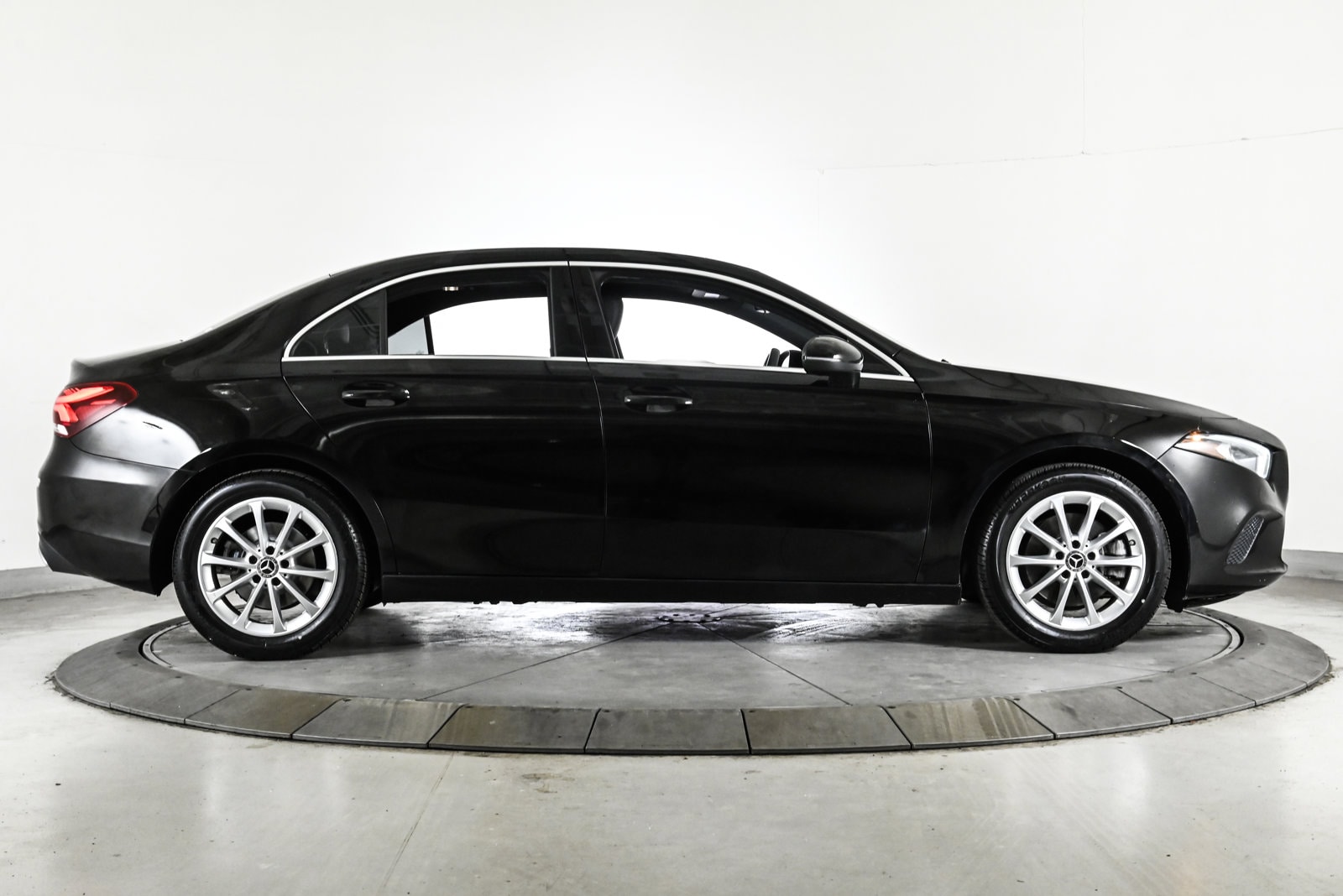 2019 MERCEDES-BENZ A-CLASS - Image 4