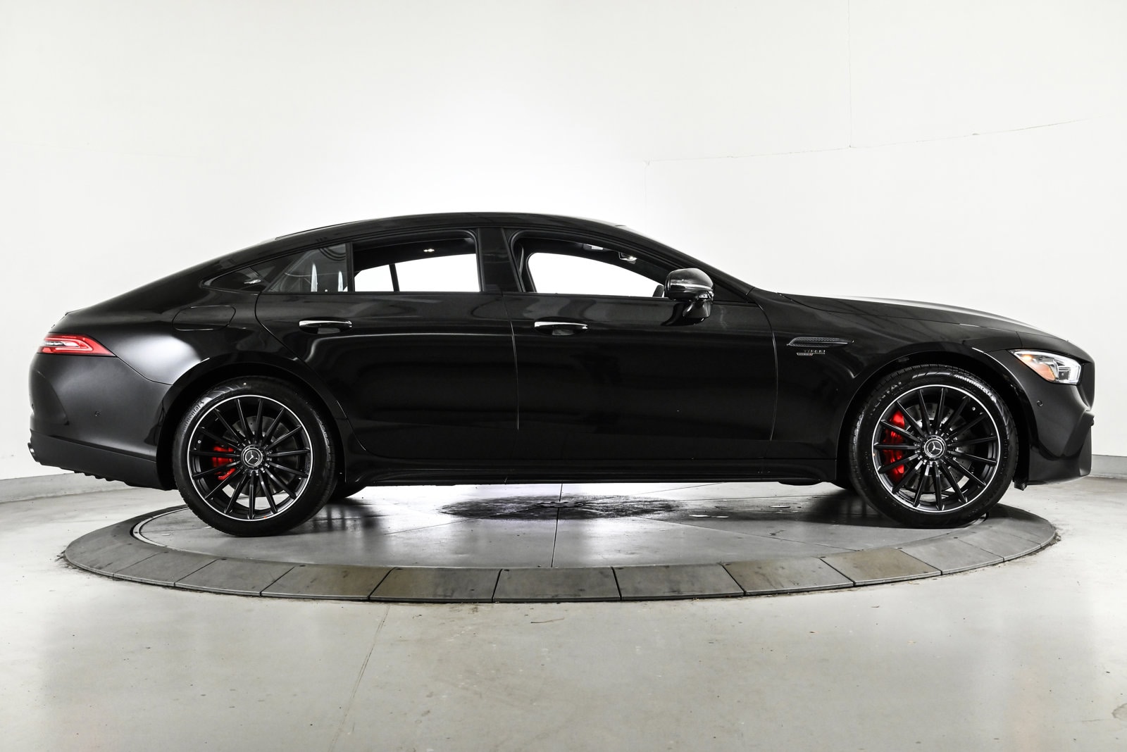 2026 MERCEDES BENZ AMG GT - Image 4